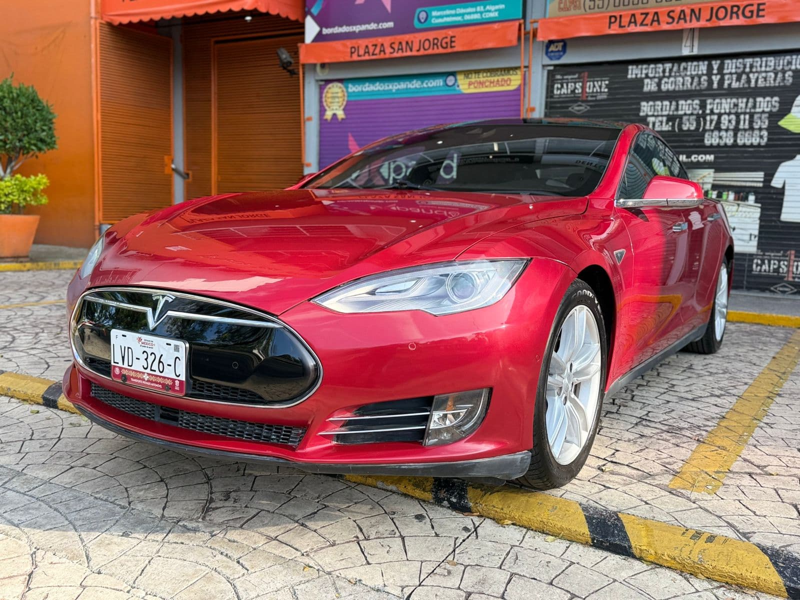 TESLA MODEL S 85D 2015